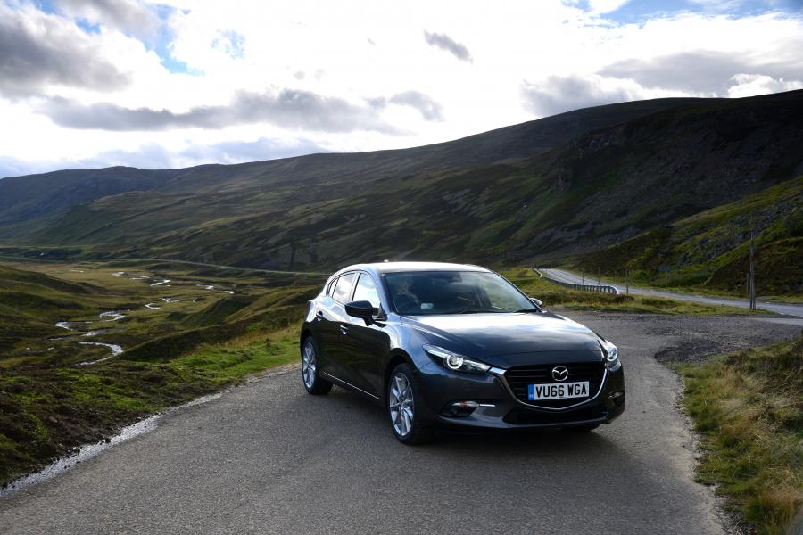  Mazda3 Hatchback 2016 года  (UK) (фото 6 из 22)